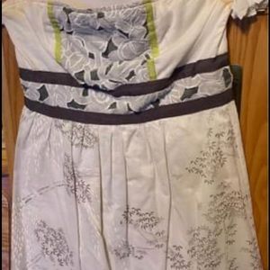 White and grayish sleeveless dress size 7